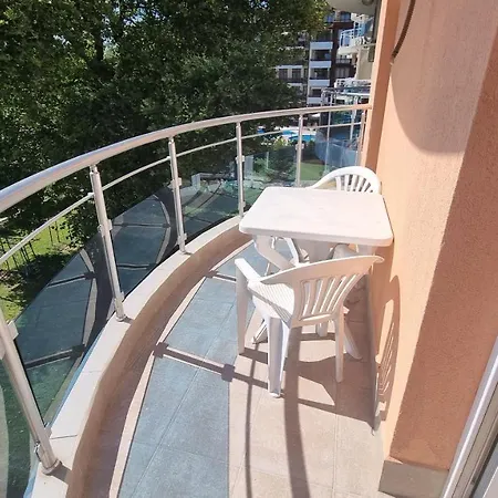 Apartment Oasis Deluxe By The Sea