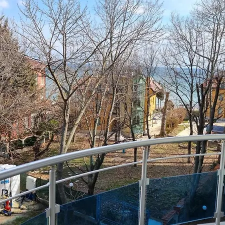 Oasis Deluxe By The Sea *